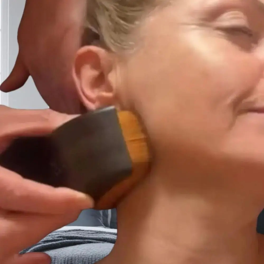 Glow Master Face Brush